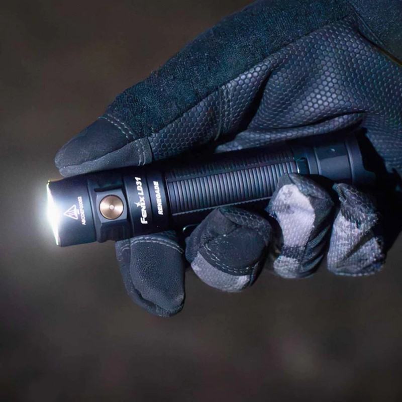 Fenix LD31 Renegade Flashlight - 3200 Lumens - Black - Click for larger image Fenix LD31 Renegade Flashlight - 3200 Lumens - Black