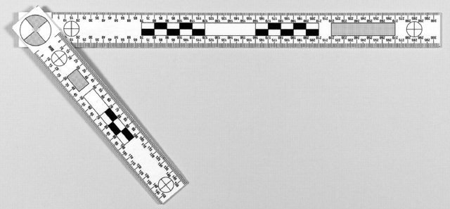 l shaped photograpic scale