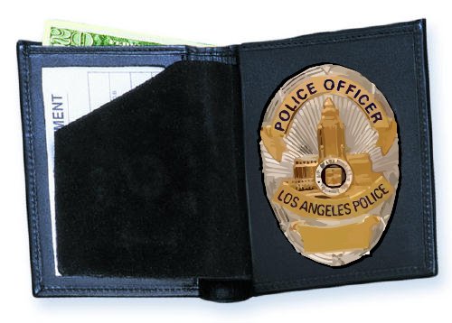 Strong Flip-out Badge Wallet 79300